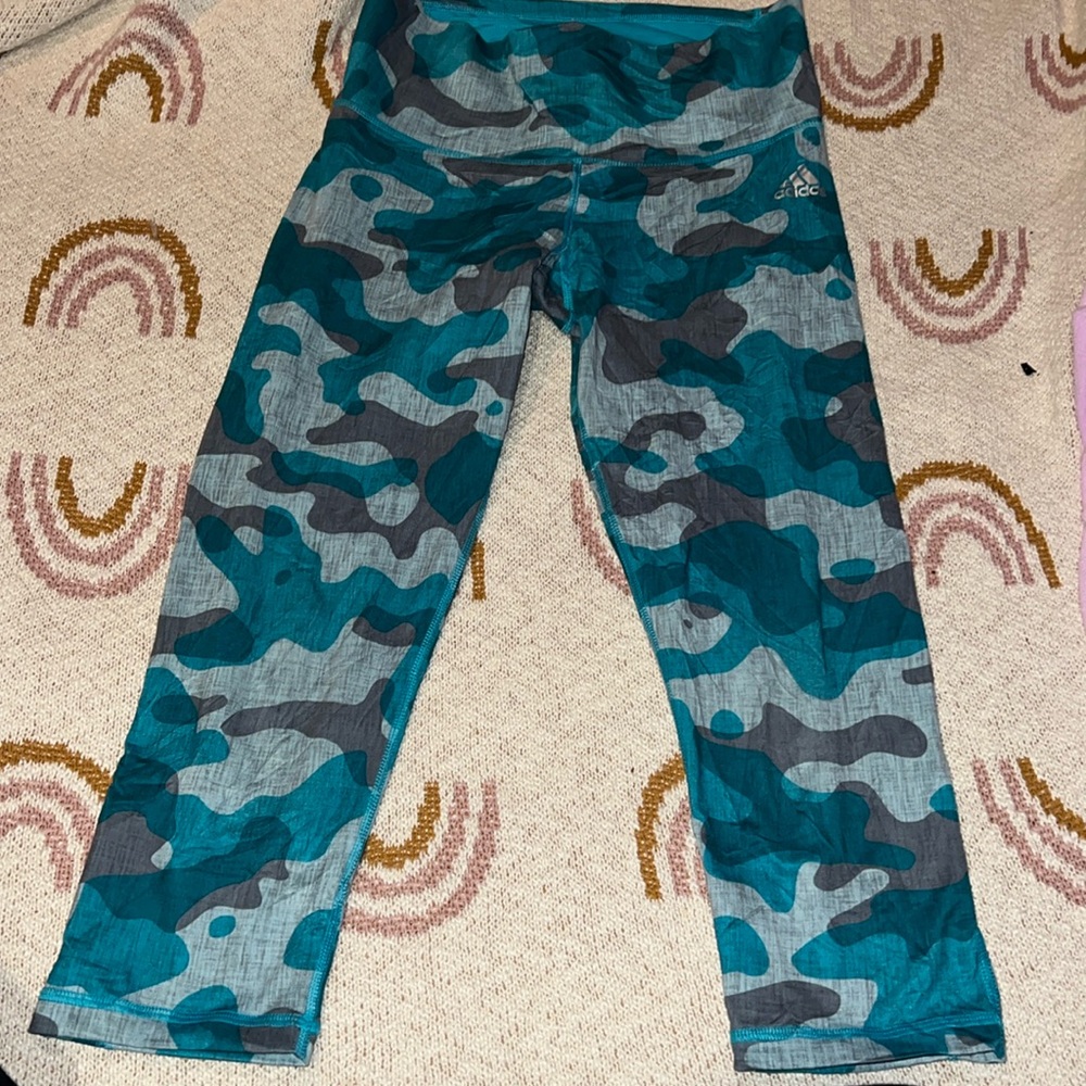 Adidas climalite capri teal/aqua/gray camo print leggings size small